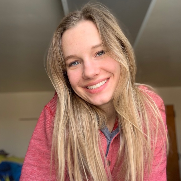 Meet your Posher, Lindsey - Picture 2 of 2